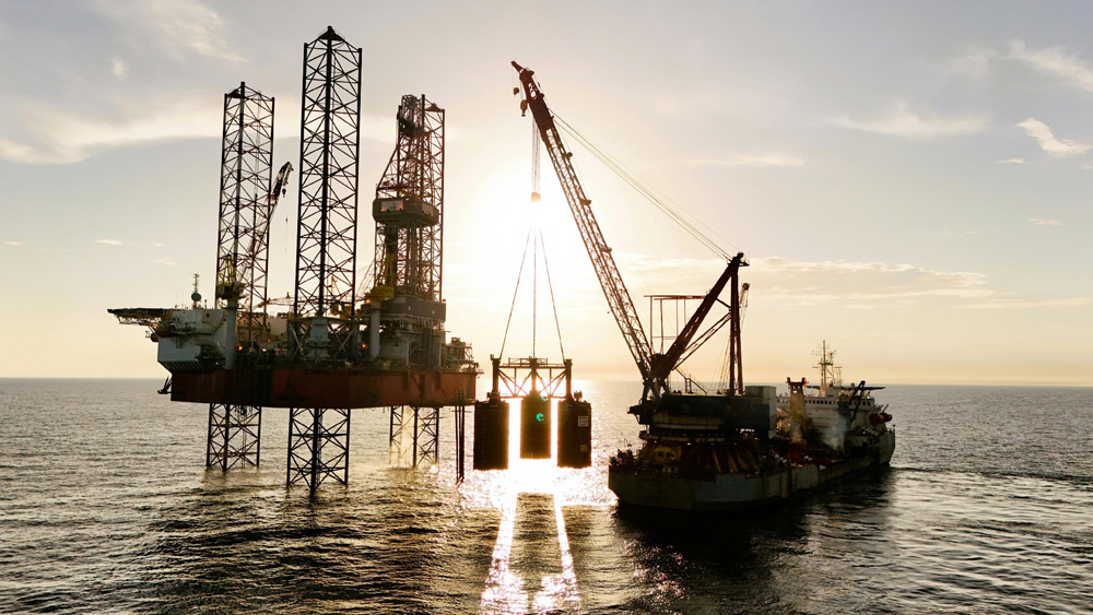 Offshore Oil & Gas Scenarios: Common Requirements Imposed by the Marine Environment on Centrifugal Compressors Offshore Oil & Gas Scenarios: Common Requirements Imposed by the Marine Environment on Centrifugal Compressors