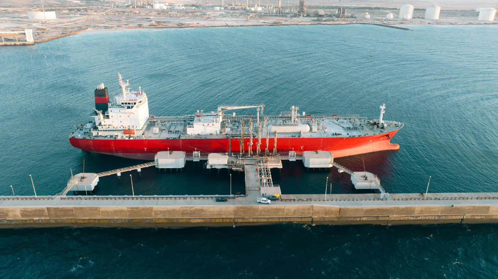 Offshore Oil & Gas Scenarios: Common Requirements Imposed by the Marine Environment on Centrifugal Compressors Offshore Oil & Gas Scenarios: Common Requirements Imposed by the Marine Environment on Centrifugal Compressors