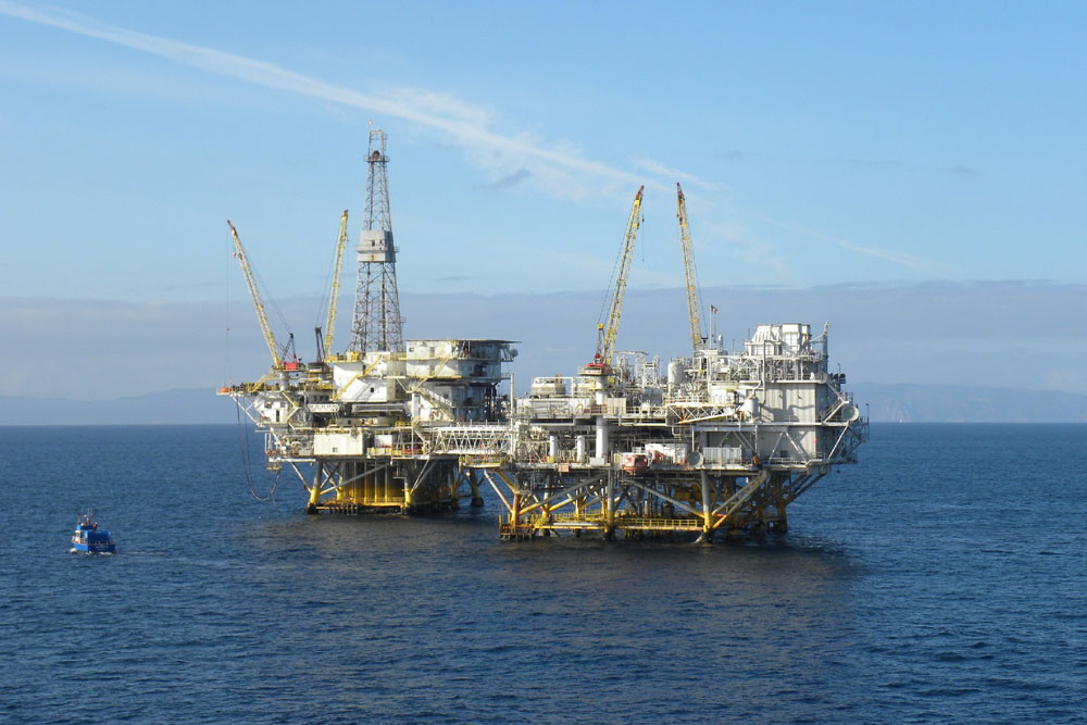 compressor-offshore-oil-and-gas-engineering.jpg